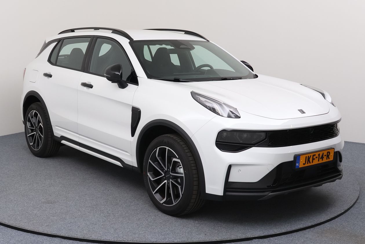 Lynk & Co 01