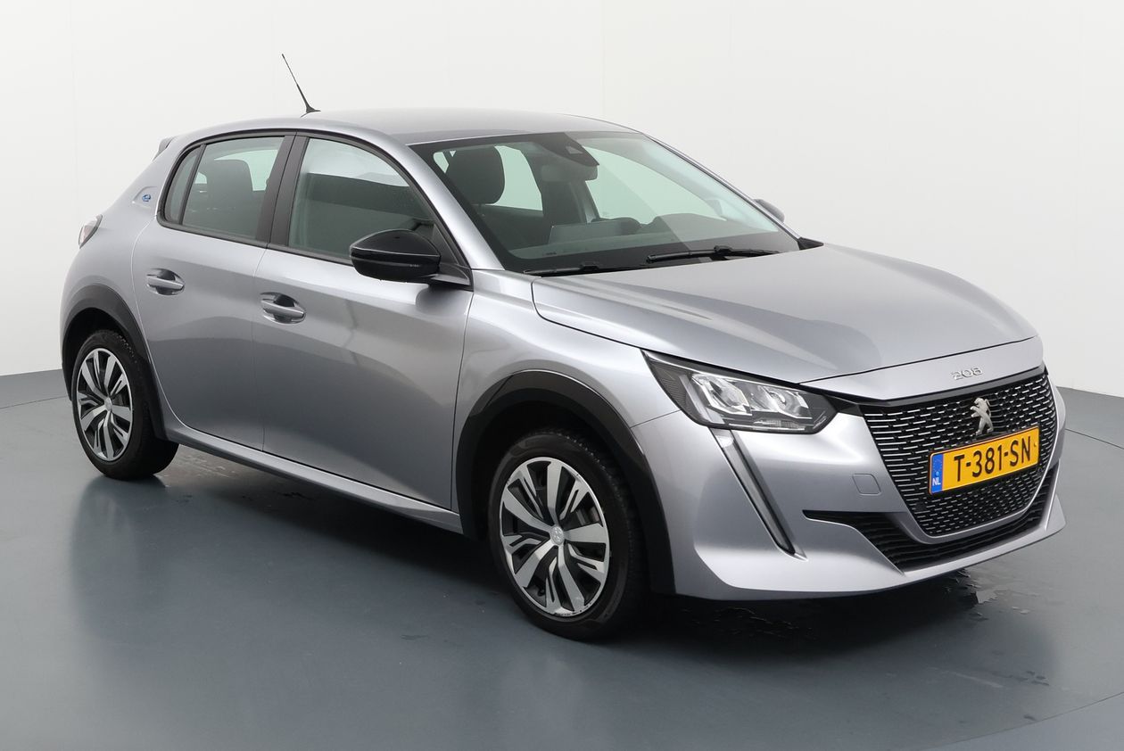 Peugeot e-208